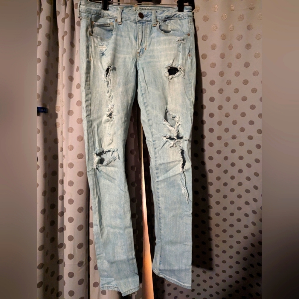 American Eeagle Outfitters Distressed Skinny Stretch 6